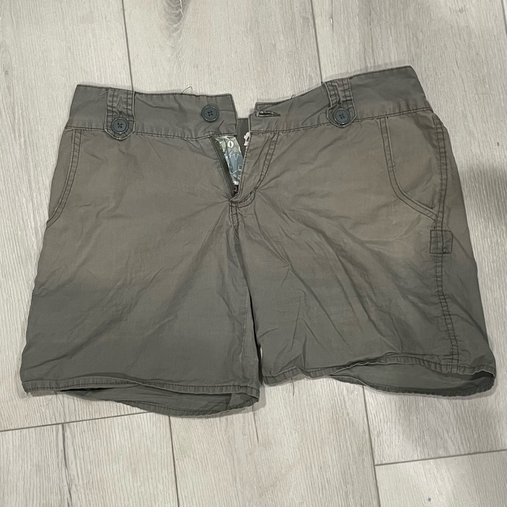 Lowrise cargo boyshorts